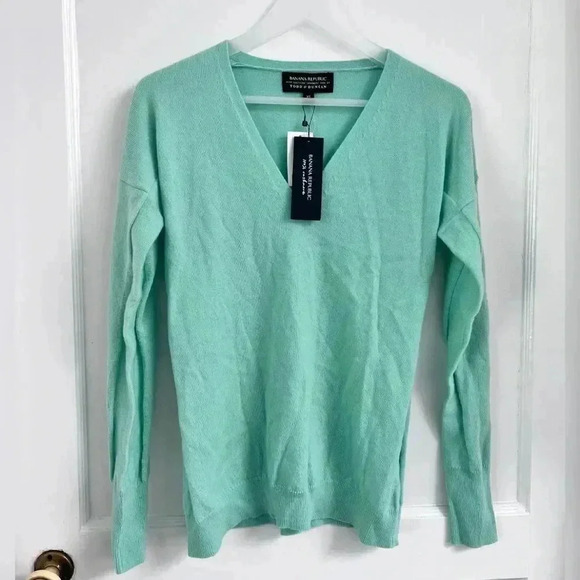 Banana Republic Todd & Duncan Scottish Cashmere Yarn V Neck Sweater New With Tag - Picture 1 of 5